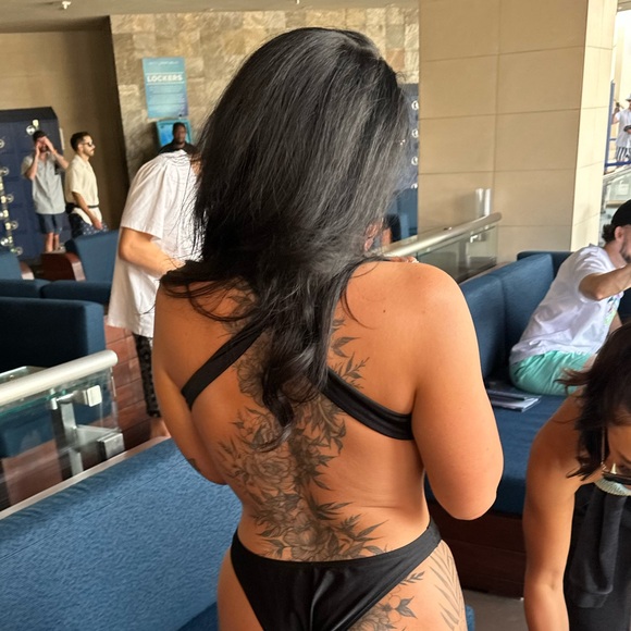 Cupshe x Stassie Oasis Shiny Plunge Cutout Monokini Swimsuit - Picture 3 of 3